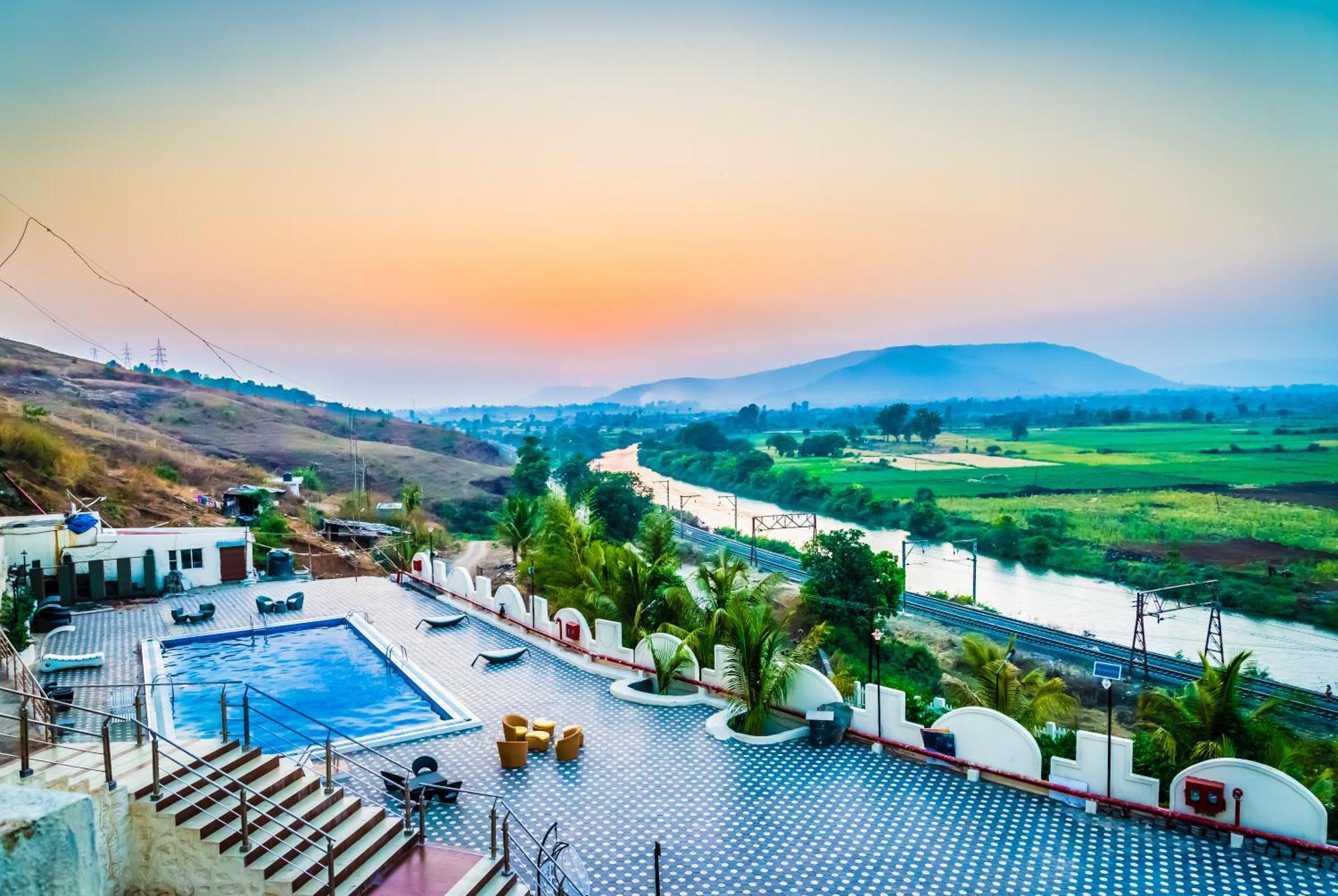 Ratnaa Resort Khamshet Bagian luar foto