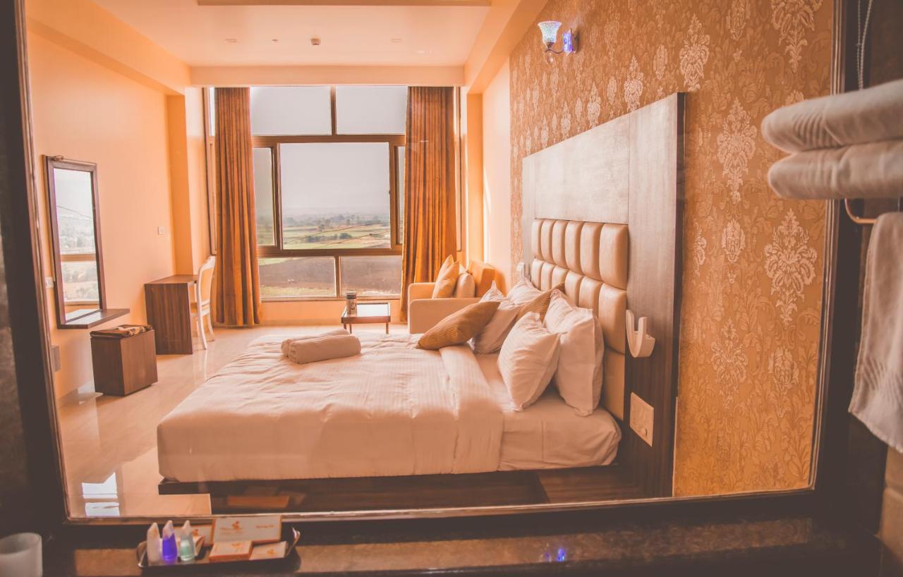 Ratnaa Resort Khamshet Bagian luar foto